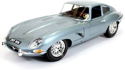 Bburago Jaguar "E" Coupe 1961 1:18 Diecast Scale Model Car