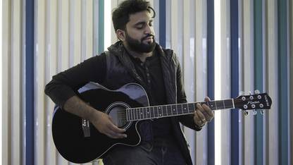 KADENCE KAD-FNTR-BLK-SC(with Online Classes) Acoustic Guitar Linden Wood Rosewood Right Hand Orientation