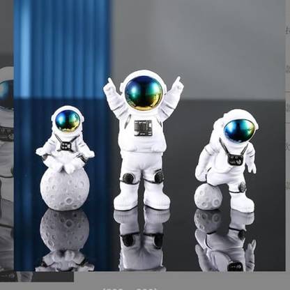Mallexo Cute Outer Space Astronaut Action Figure Toys 3PC Spaceman Figurine