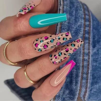 NAIL ART GREEN WITH DOT GREEN, WHITE