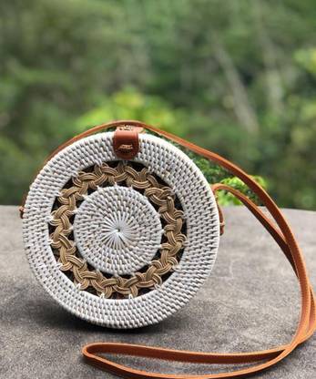 Meserii White Bali Bag Shoulder Bag