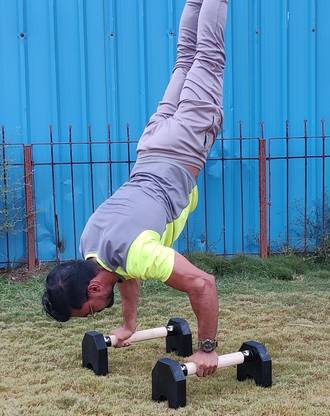 Calistreet workout Wooden Parallettes - Pushup Bar,Calisthenics parallettes(45* 18* 18, cm)(black) Parallel Bar