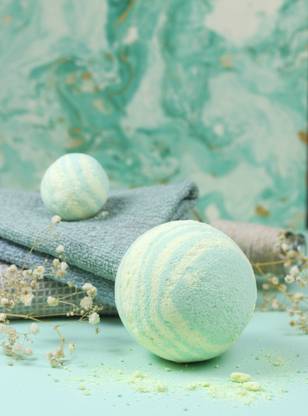 Blush Berry Lemon Grass Bath Bomb