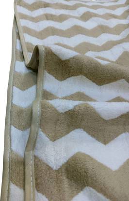 RadhaTex Microfiber 320 GSM Beach, Bath, Sport Towel