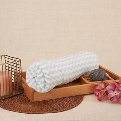 RadhaTex Microfiber 320 GSM Beach, Bath, Sport Towel