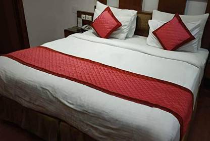 HELGA Polydupion King Sized Bedding Set
