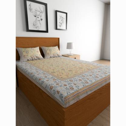 METRO LIVING Cotton King Flat 104 TC Self Design Bedsheet