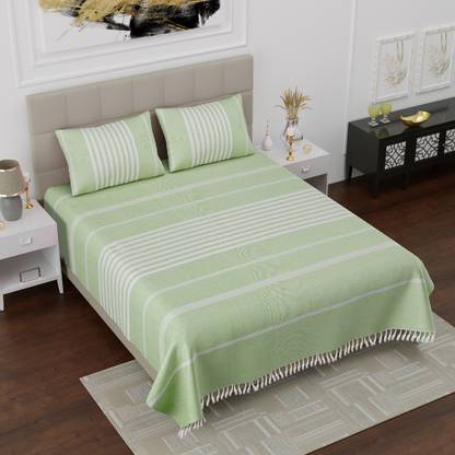 Flipkart SmartBuy Cotton King Flat 180 TC Self Design Bedsheet