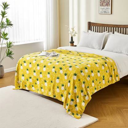 Cortina Abstract Double Comforter for Mild Winter (Microfiber, Yellow)