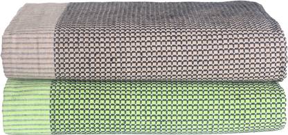 Sharan Elegance Checkered Single AC Blanket for  Mild Winter