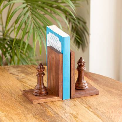 ExclusiveLane Chess Queen' Handcd Wooden Book End