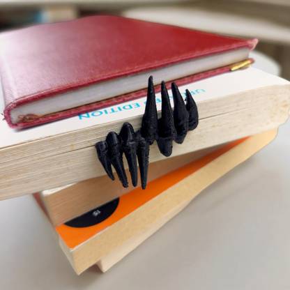 Hobi 3D BLACK CLAWS PLASTIC BOOKMARK Plastic Bookmark