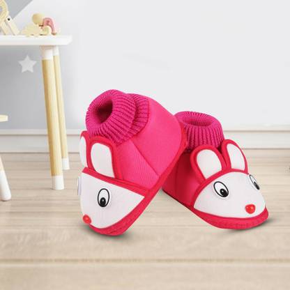 ASHISH TRADERS Booties