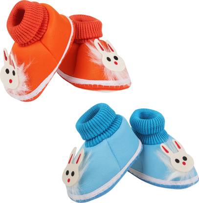 ASHISH TRADERS Booties