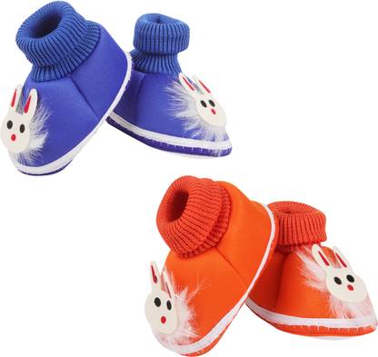 ASHISH TRADERS Booties