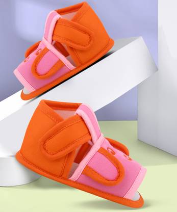 SMARTOTS Pack of 1 Skin Friendly New Born Baby Shoes Sandal for 0-9M Baby Booties