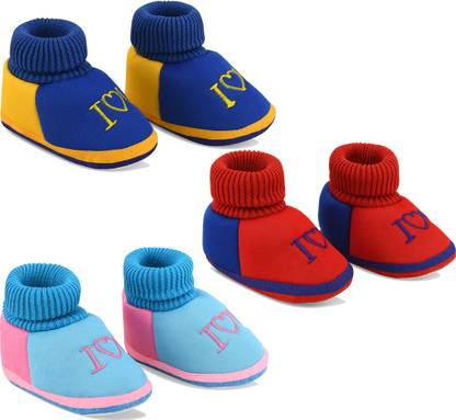 SMARTOTS Pack of 3 New Born Baby Shoes, Soft Skin Friendly Baby Booties for 0-9M Assorted Booties