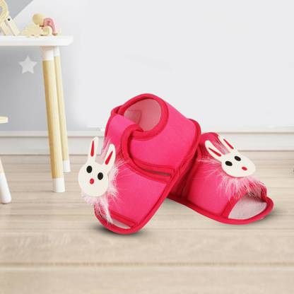 ASHISH TRADERS Booties