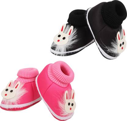ASHISH TRADERS Booties