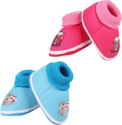 ASHISH TRADERS Booties