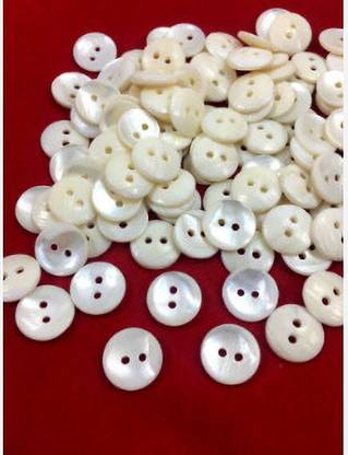 ButtonKing 20 Line 2 Holes Pearls Buttons