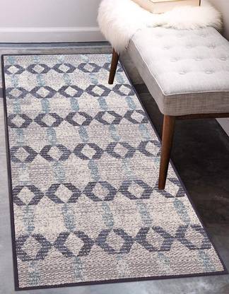 STATUS White Polyester Runner