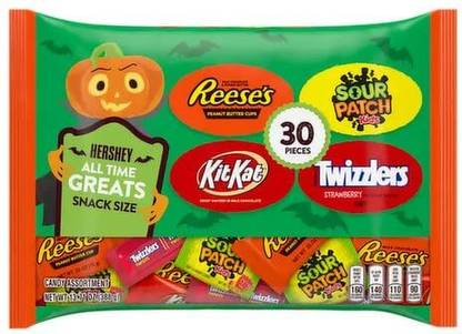 HERSHEY'S Assortment Snack Size Reese's, KitKat, Sour Patch, Twizzlers, 30 Pieces Brittles