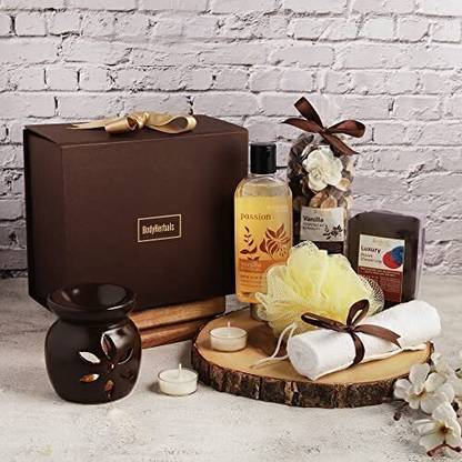 BodyHerbals Vanilla Bath and Body Care Gift Set for Women and Men|Luxury Hamper with Spa Accessories|Premium Gift Packaging|Unisex Gift Box