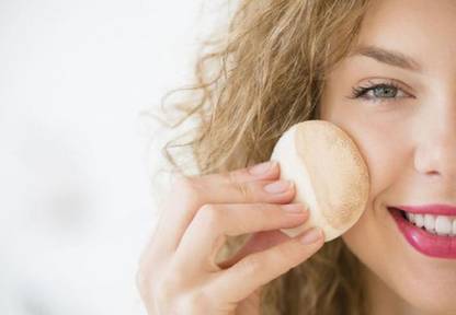 Neycare face shiny loose powder weightless texture for even application & easy blending Compact