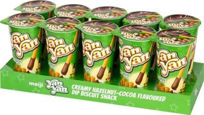 YAN YAN Biscuit sticks with Creamy Hazelnut Flavoured Dip Plain Biscuit