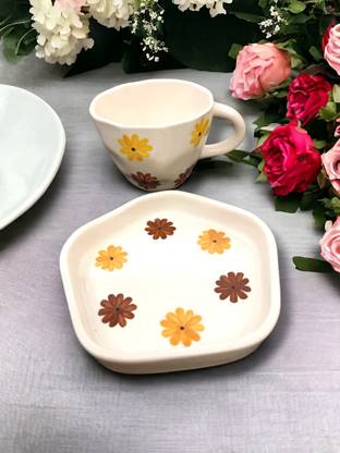 konst Pack of 1 Ceramic Mug & Saucer Set - Flower Shape