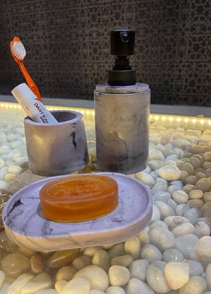 Sweera Art Plastic Bathroom Set