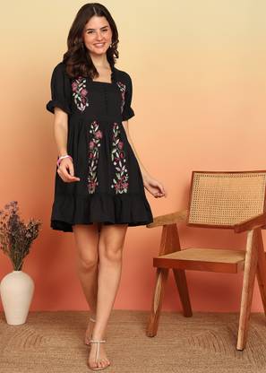 VBUYZ Women Fit and Flare Black Above Knee/Mid Thigh Length Dress