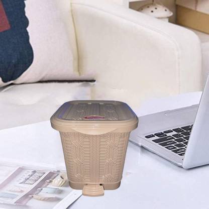 Mannat Multi-use Plastic Dustbin With Lid for Study Table,Washroom,Bedroom(Set of 1) Plastic Dustbin