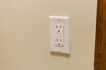 nhbgv 1425 Three Pin Plug