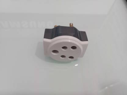 Littlefuse 53 8 A Three Pin Socket