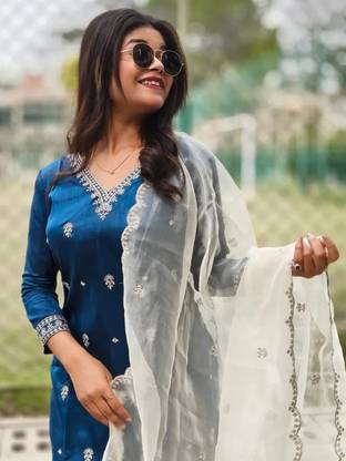 VredeVogel Women Kurta Pant Dupatta Set