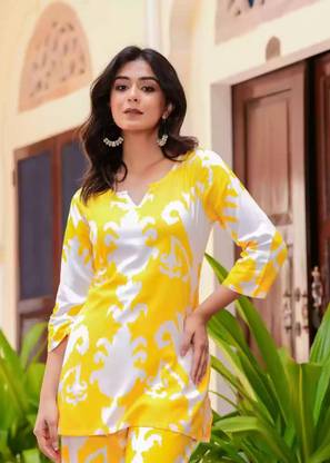 Mojory Women Printed Yellow Top & Pyjama Set