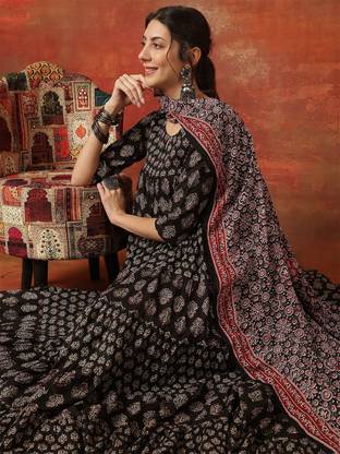 KIMAYRA Women Kurta Pant Attached Dupatta Set