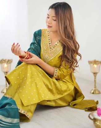 Skylee Women Kurta Pant Dupatta Set