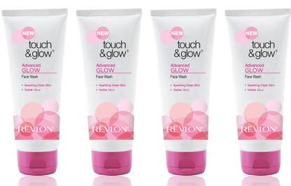 Revlon Touch & Glow Advanced Glow, 50g x 4 Face Wash