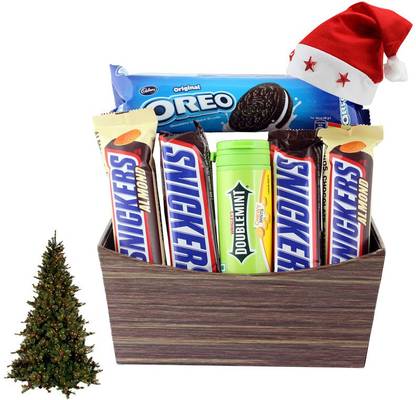 SurpriseForU Tasty Chocolate With Doublemint Bubblegum Gift Hamper| Christmas Cap & Tree| 975 Plated Gift Box