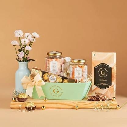 The Gift Studio Midnight stash hamper packs the perfect for gifting Combo