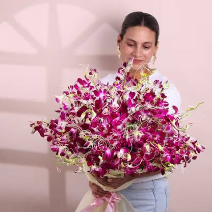 Floweraura Fresh Fresh Live Flower Bouquet of 30 Purple Flowers In Premium Paper Orchids Bouquets