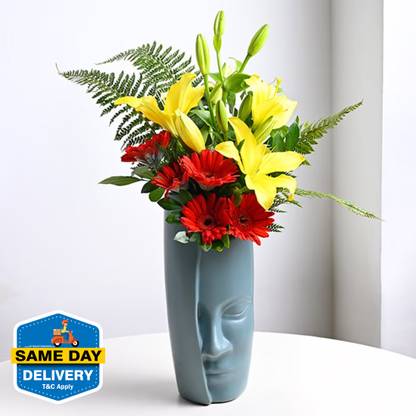 Floweraura Fresh Love Fresh Live 5 Gerberas & 2 Lillies Flower Bouquet In Fancy Vase Assorted Bouquets