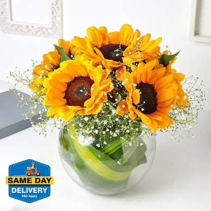 Floweraura Fresh Bunch of Fresh Live 5 Sunflower Flower Bouquet In Glass Vase Assorted Bouquets