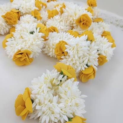 शादी जोड़ा beautiful artificial scented hair gajra. pack of 4. hand gajra. flower juda pin.