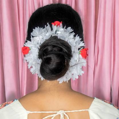 Sahajaha White-Red-Rose-Gajra Bun
