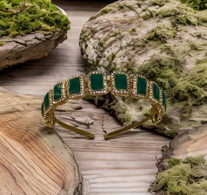 Arrakasta Crafts Dark Green Stone Mathapatti Head Band Hair Jewellery For Women And Girls Shaadi Hair Accessory Set
