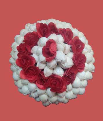 seemasatish Swastik Mogra with Red Flower Bun